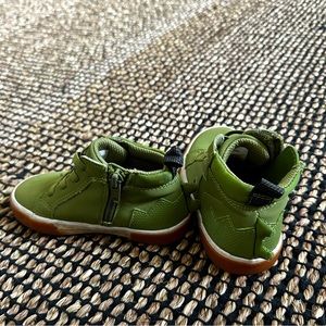 Cat and Jack kids shoes. Size 7.